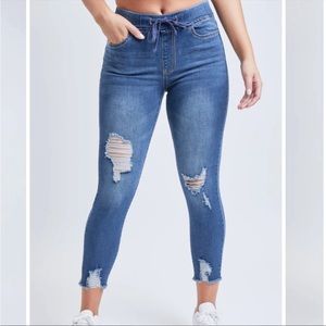 YMI Stretchy High Rise Ankle Jogger Size Women’s Small. Like new condition.